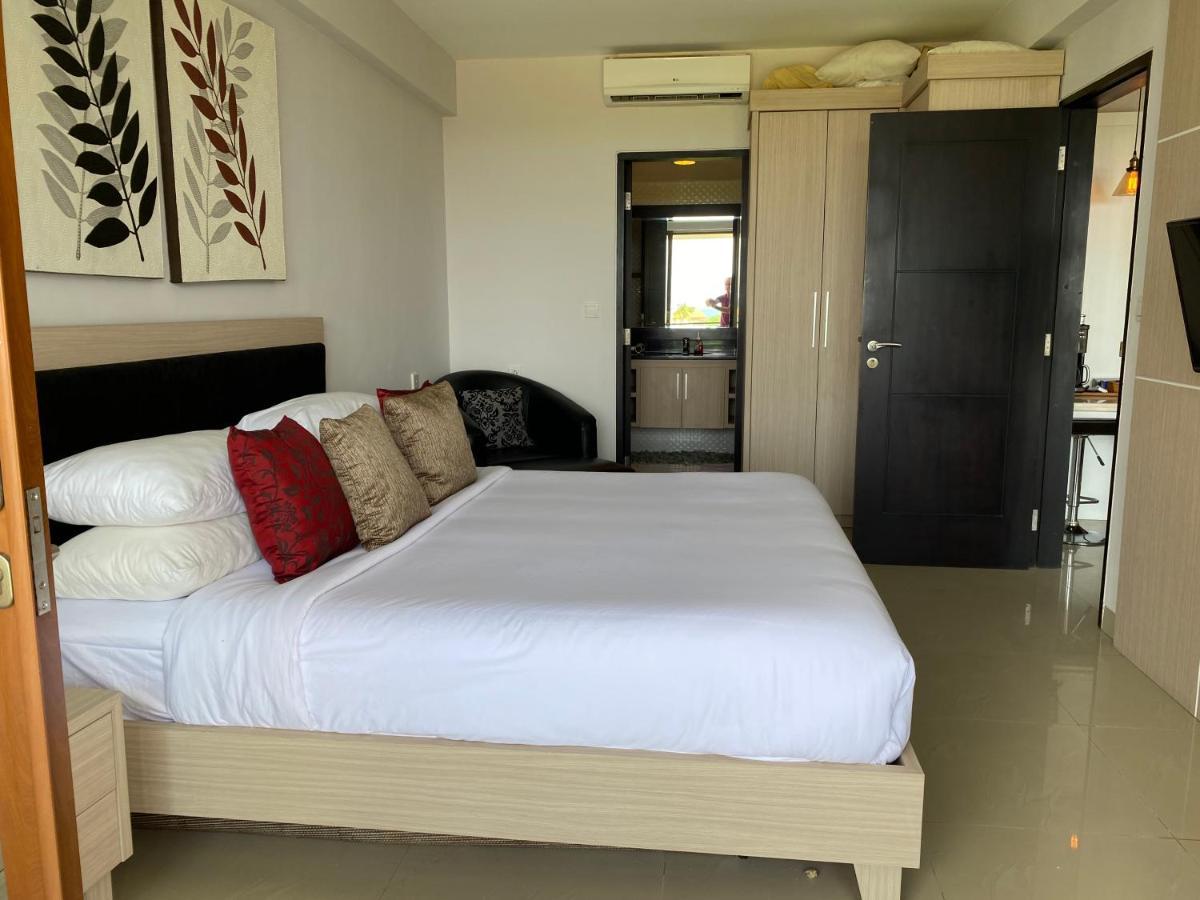 Stylish 2 Bedroom Penthouse Apt, Newly Refreshed, 50 Mbps, Pool, Gym, Resto Kuta Lombok Exteriör bild
